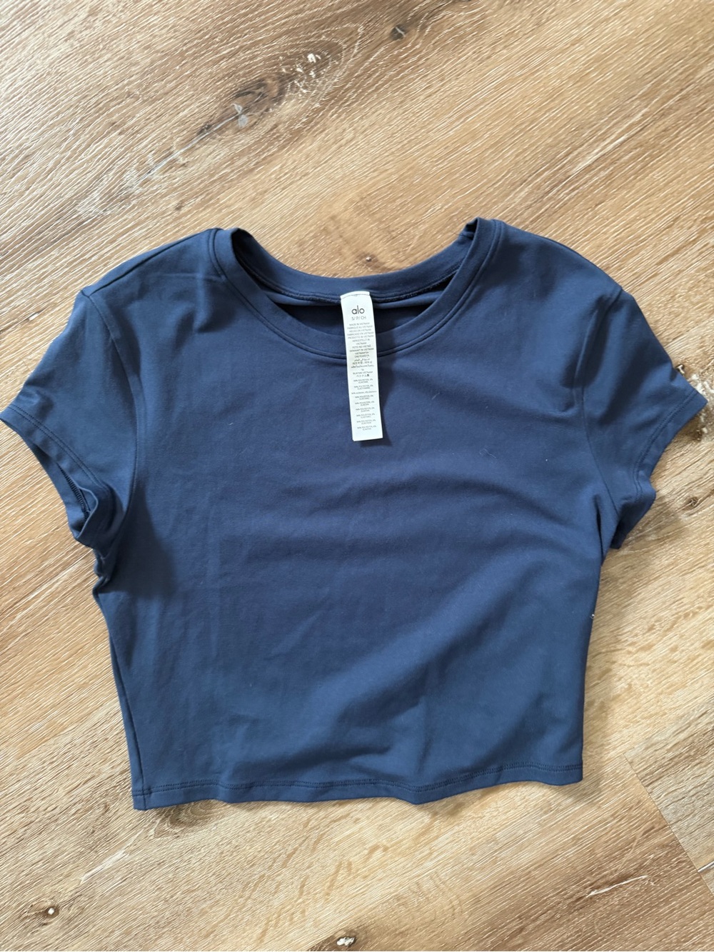 ALO Yoga Navy Blue Short Sleeve Crop Tee